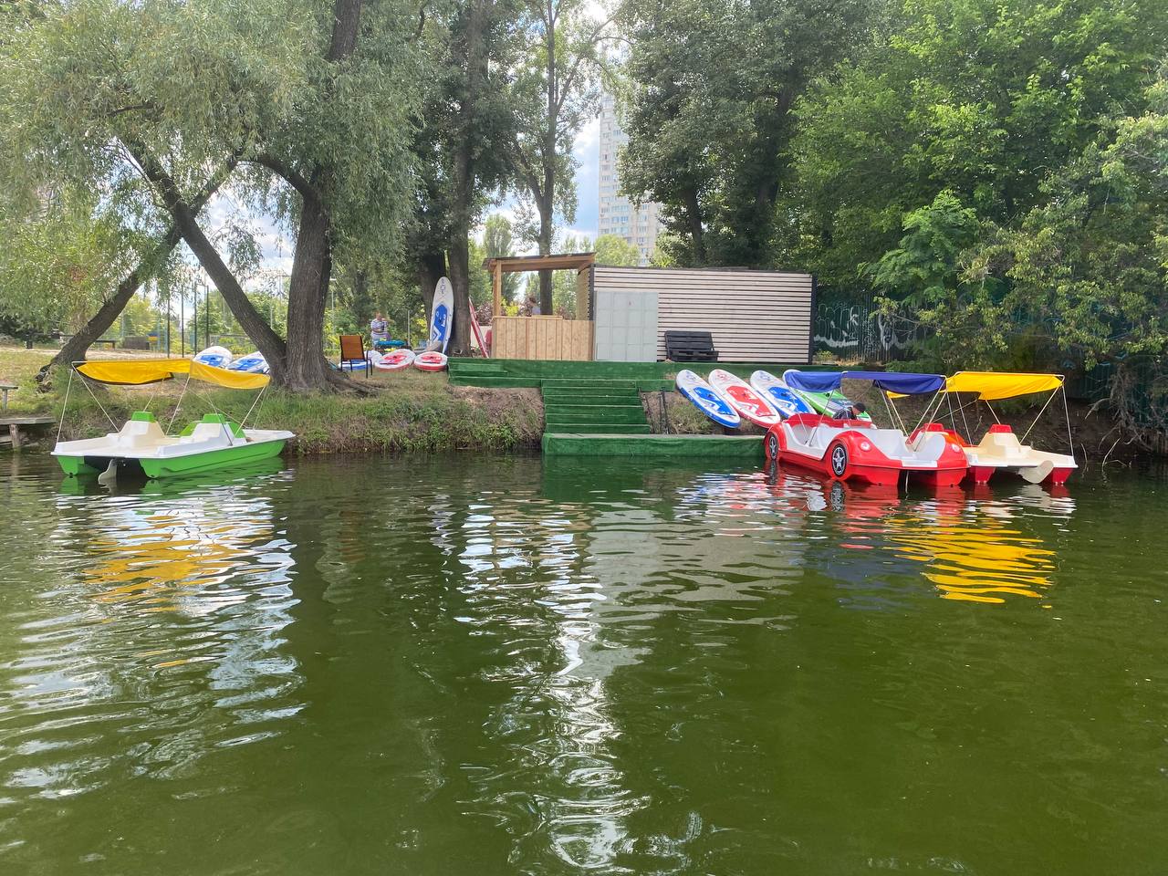 Відкрився новий прокат SUP та катамаранів в Києві на Тельбіні
